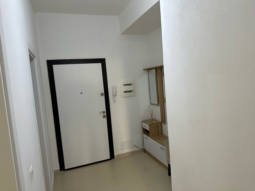 Affittasi appartamento 1+1 a Kodra e Diellit.