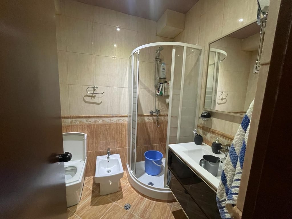 Shitet Apartament 3+1+2 pranë Lion Park!