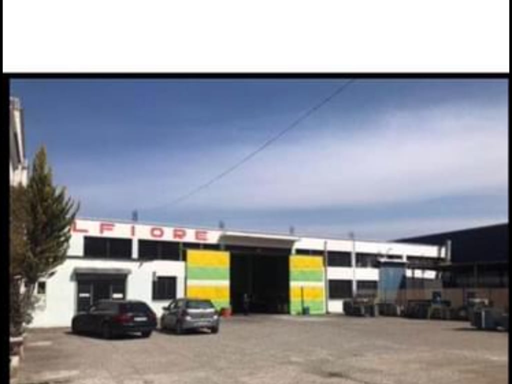 600 m2 warehouse for sale