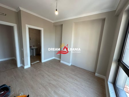 Jepet me qera apartament 2+1+2 per zyra ne Myslym Shyr prane gjimnazit Arben Broci (ID 42215019)