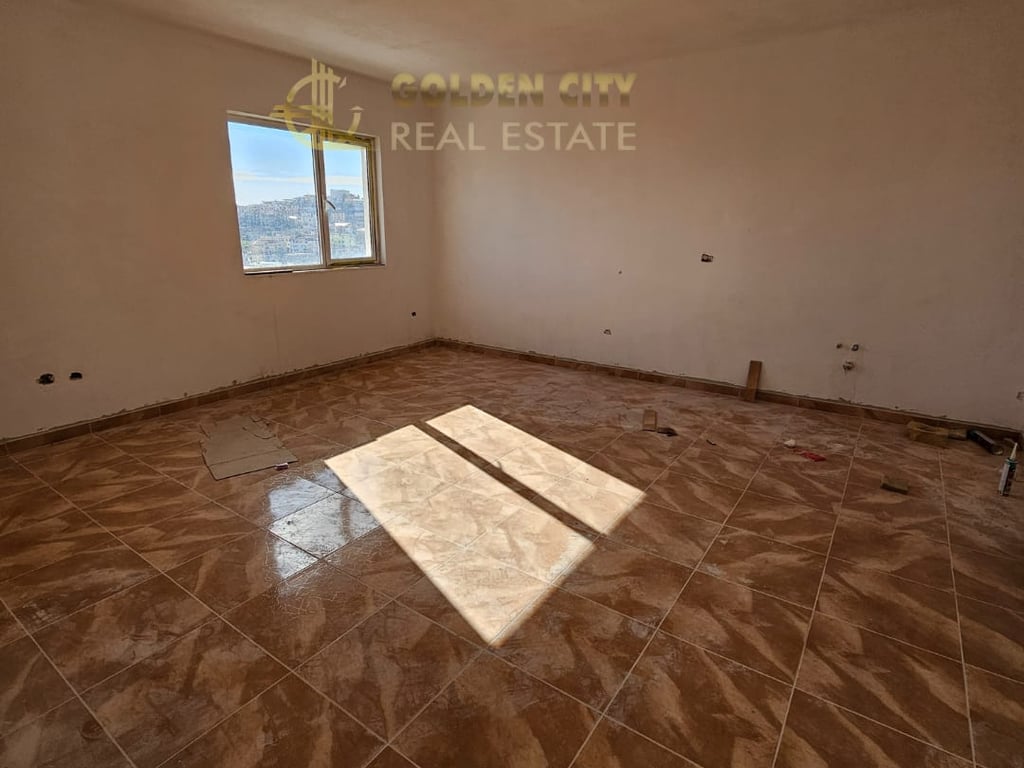 Shitet super apartament 2+1. SPITALL