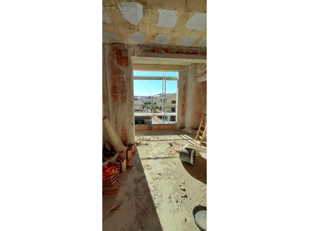 Vendesi appartamento 2+1+2 in via Jordan Misja.