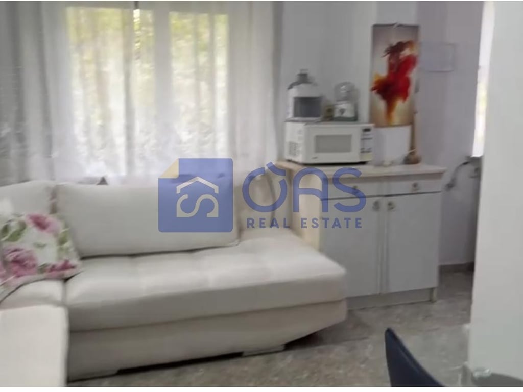 A 2+1 apartment is for rent on Dibra Street.