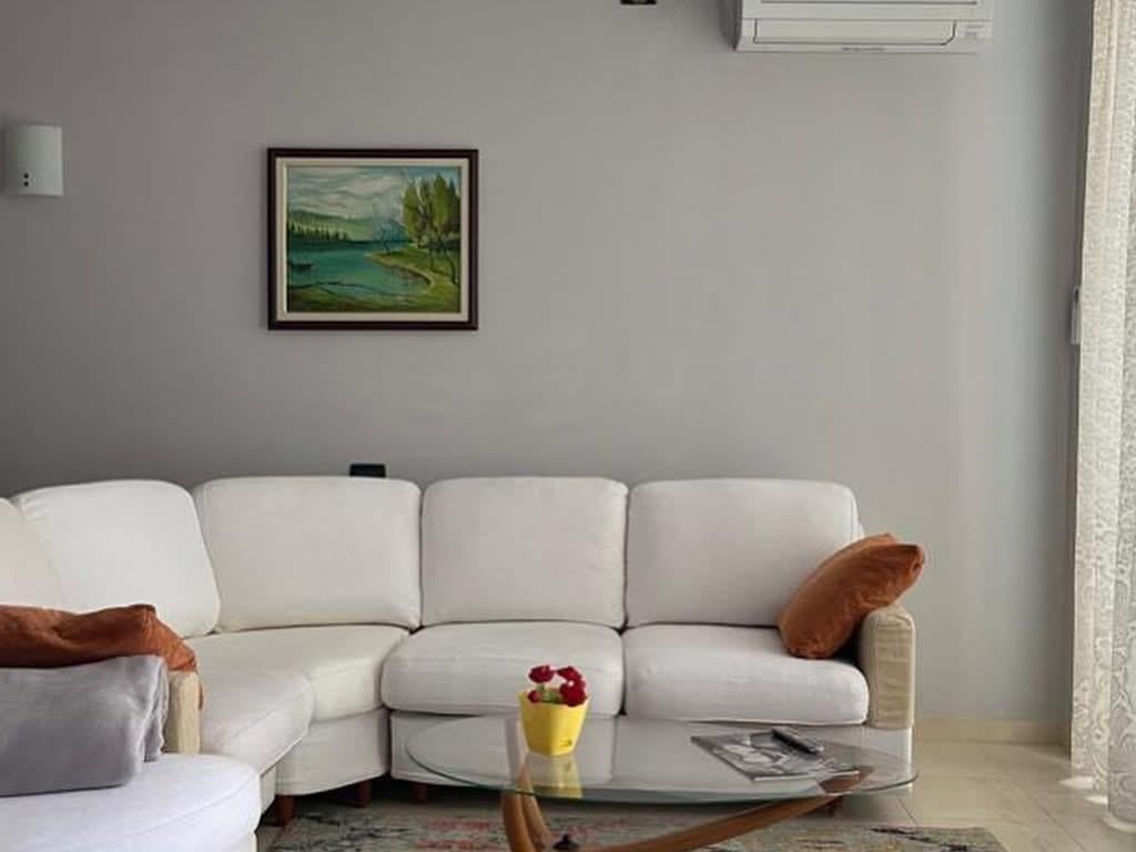 Affittasi 2+1 in Via Fortuzi