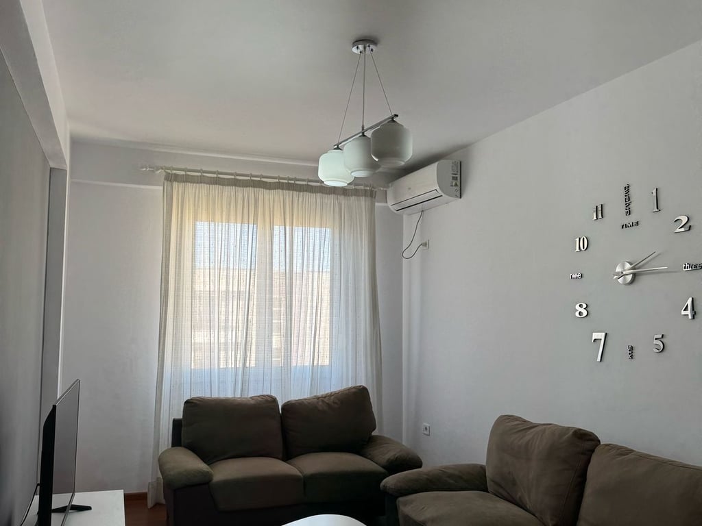 Affittasi appartamento 2+1+1 con balcone