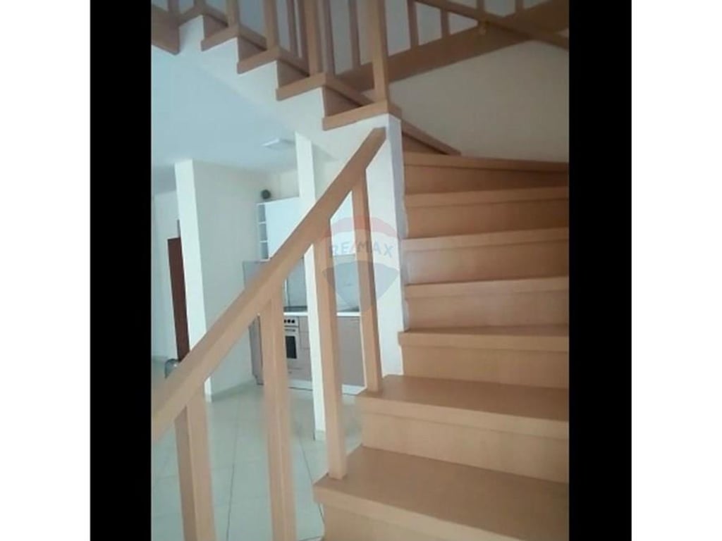 Dupleks për Qira Tek Liqeni i Thate