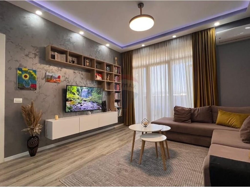 A 2+1+2 apartment with a parking space is available at IBN.