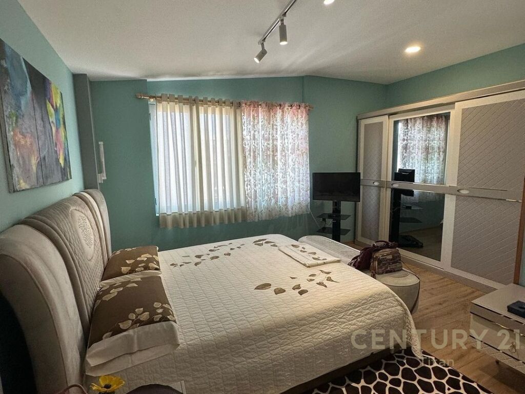 🏢 PENTHOUSE PANORAMIK NË ZEMËR TË SHËNGJINIT! 🌊 STUNNING PANORAMIC PENTHOUSE IN THE HEART OF SHËNGJIN!