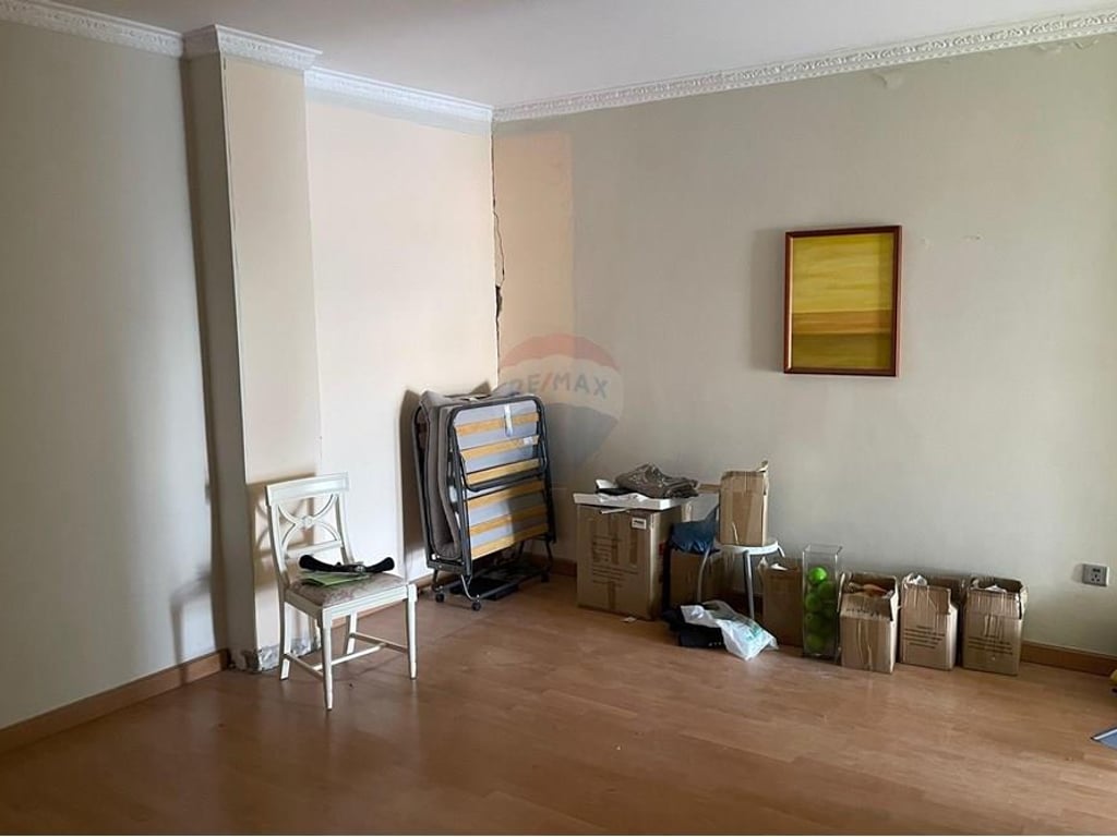 Apartament 3+1+2 per zyre me qira ne Bllok.