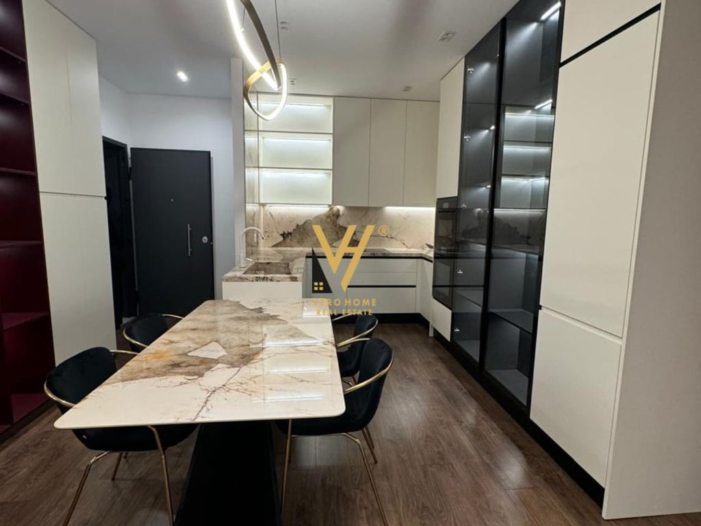 AFFITTASI APPARTAMENTO 3+1+2+BOX IN VIA KAVAJES 2.500 EURO