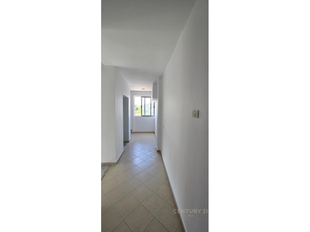 OFROJME APARTAMENT 2+1 PER SHITJE PRANE QENDRES,DURRES 145,000 €