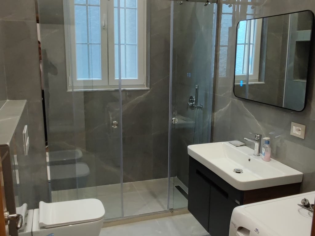 🏡 A 2+1 apartment is for rent in the Paris Commune.