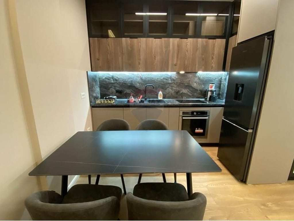 Vendesi Appartamento 1+1 Viale Nuovo (+posto auto)