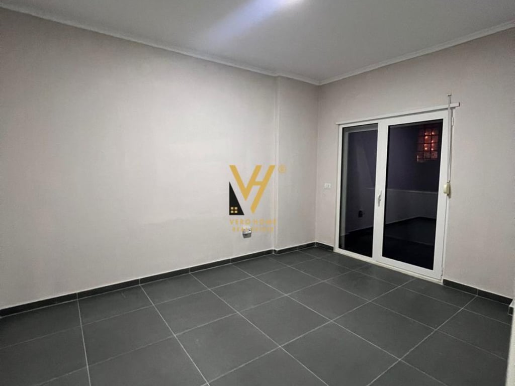 AFFITTASI APPARTAMENTO 1+1 CON BALCONE IN VIA BOGDANEVE 500 EURO