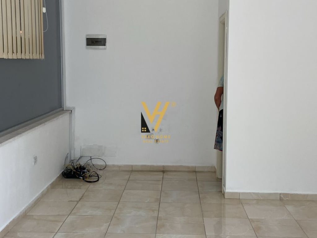 30 M2 SHOP FOR RENT IN ASTIR 300 EURO