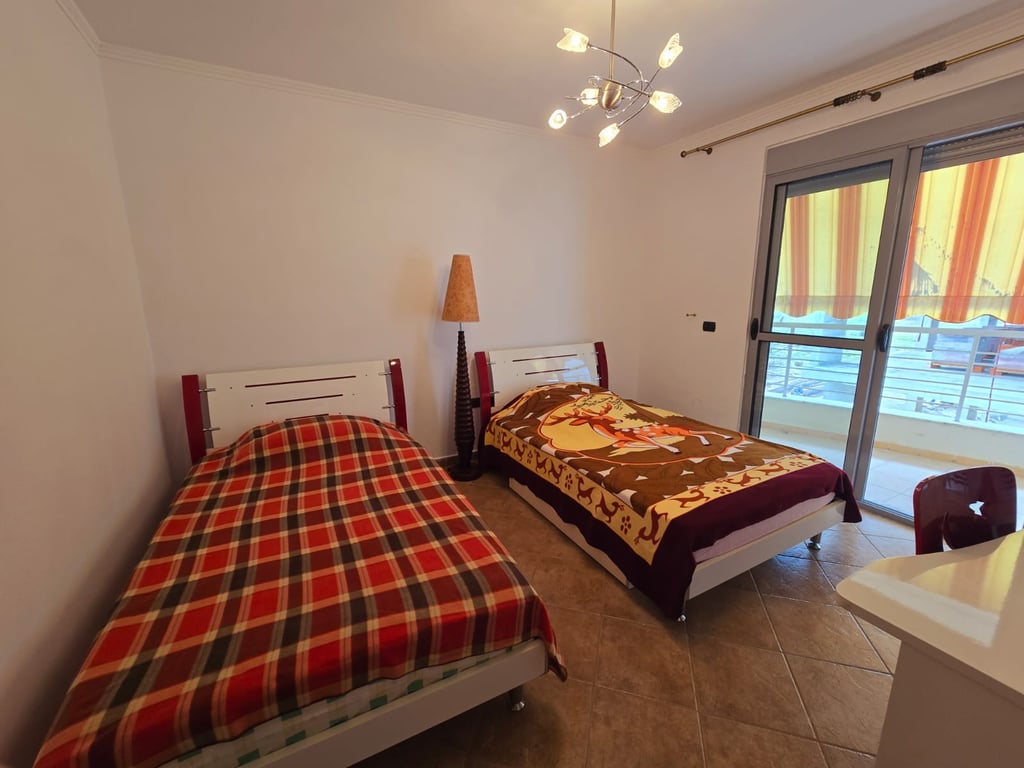 SHITET APARTAMENT 2+1 NE PLAZHIN E GOLEMIT