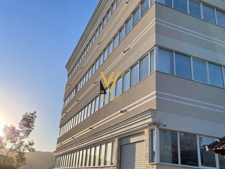 BUSINESS PROPERTY OF 607M2 FOR RENT IN PEZE HELMES 5,000 EURO