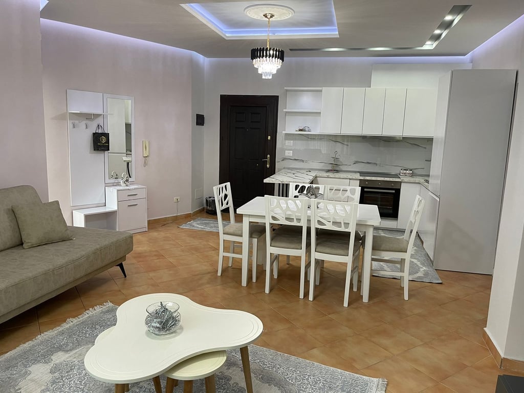 Apartament 1+1 per qira, Liqeni i Thate!