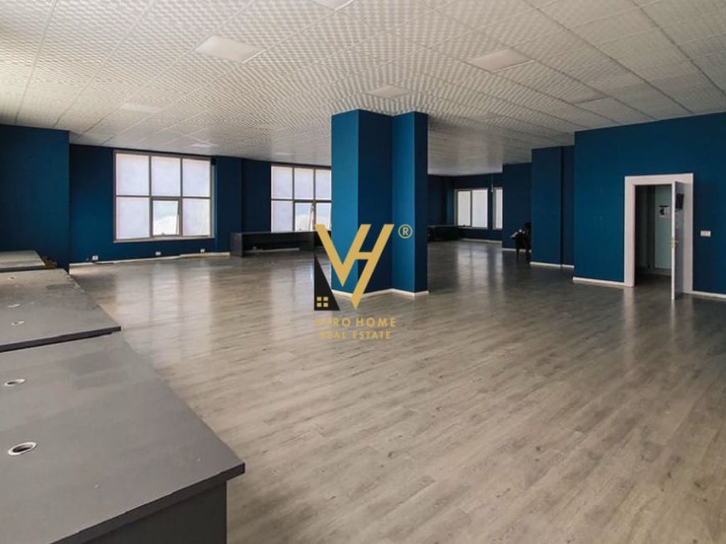 SHITET AMBIENT BIZNESI 240 M2 TE RRUGA BARDHYL 622.000 EURO