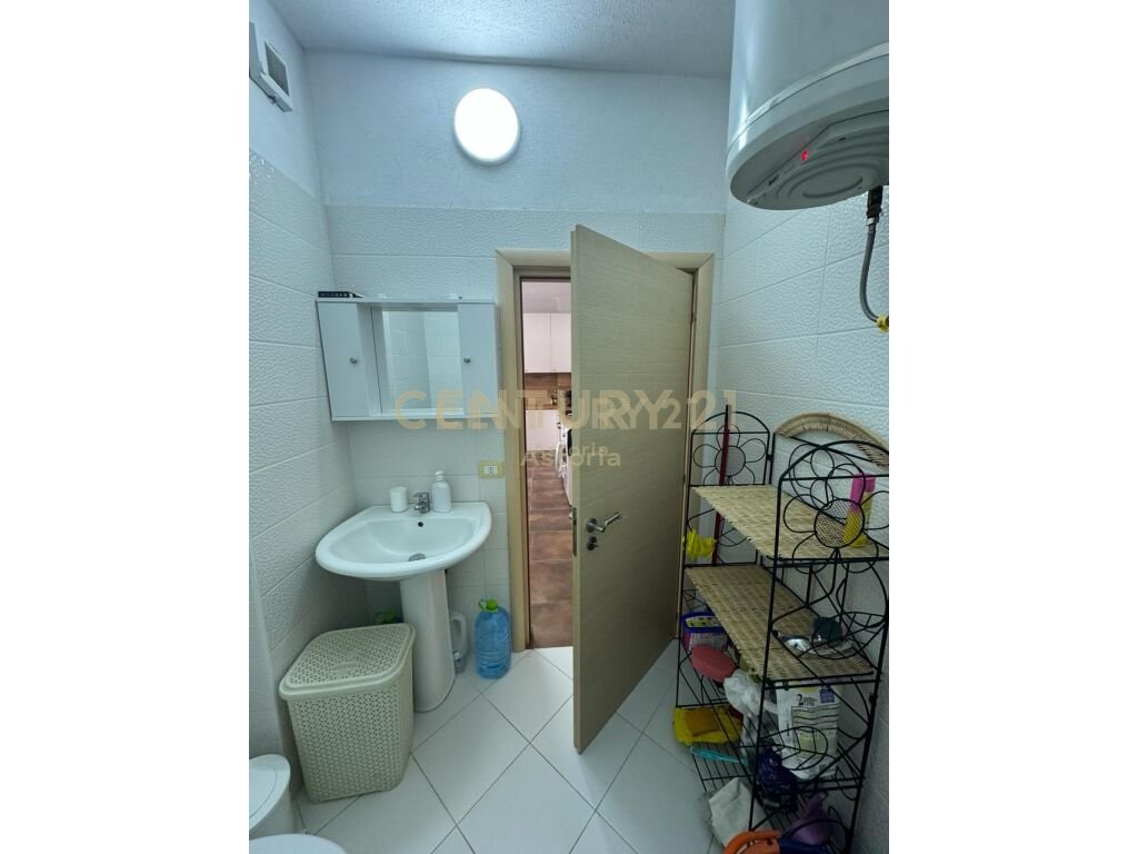 Shitet apartament 1+1 Shkembi i Kavajes 85,000 €