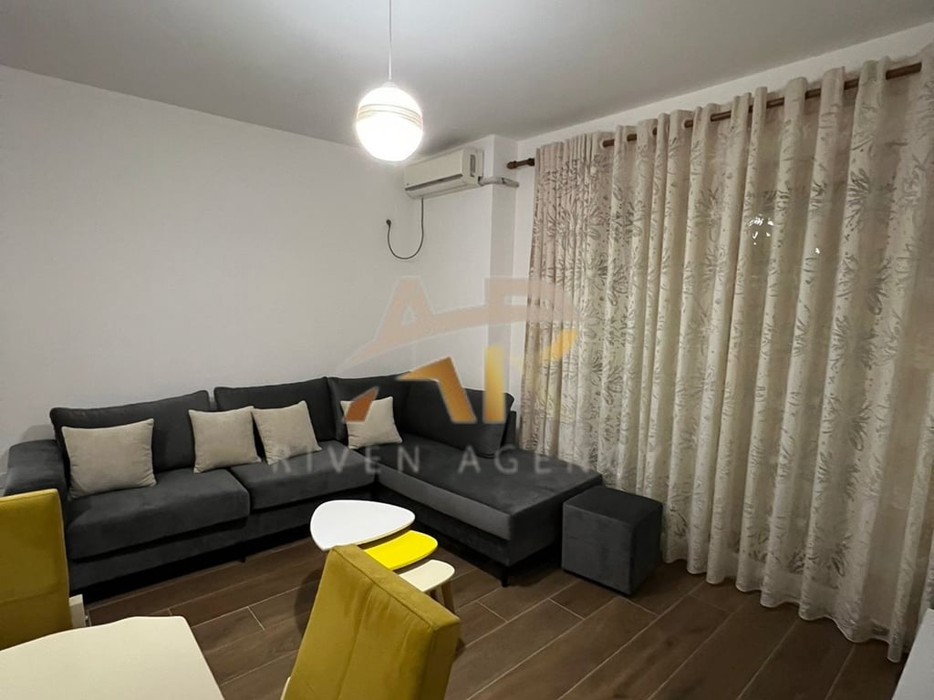 Jepet me qera super apartament 1+1 i pabanuar me pare tek Vila L 2, Astir