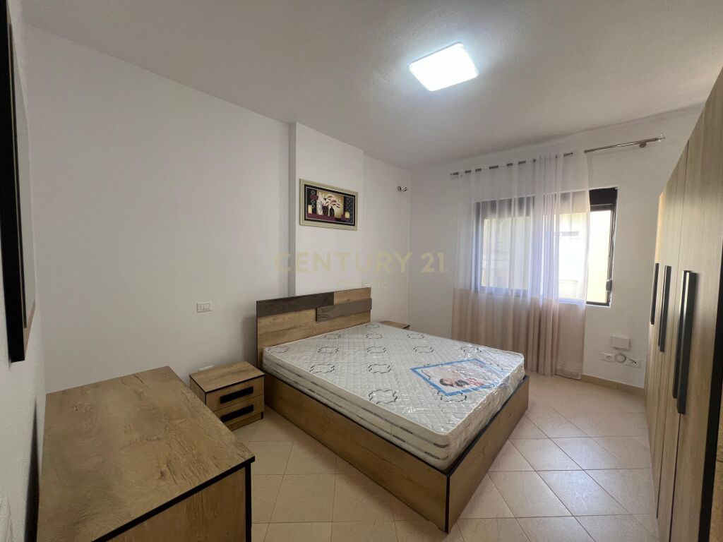 JEPET ME QIRA APARTAMENT 2+1+2 TUALETE TEK ISH RAJONI NE DURRES !
