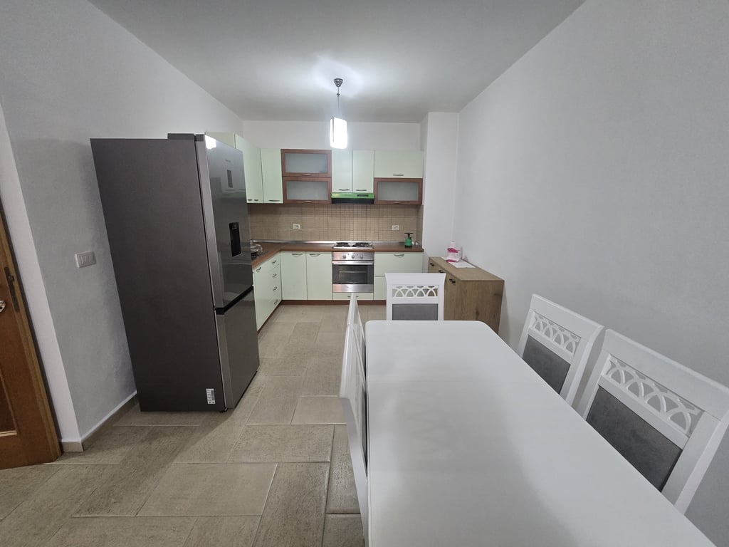 A 2+1 apartment is available for rent at Wilson Square near the post office.