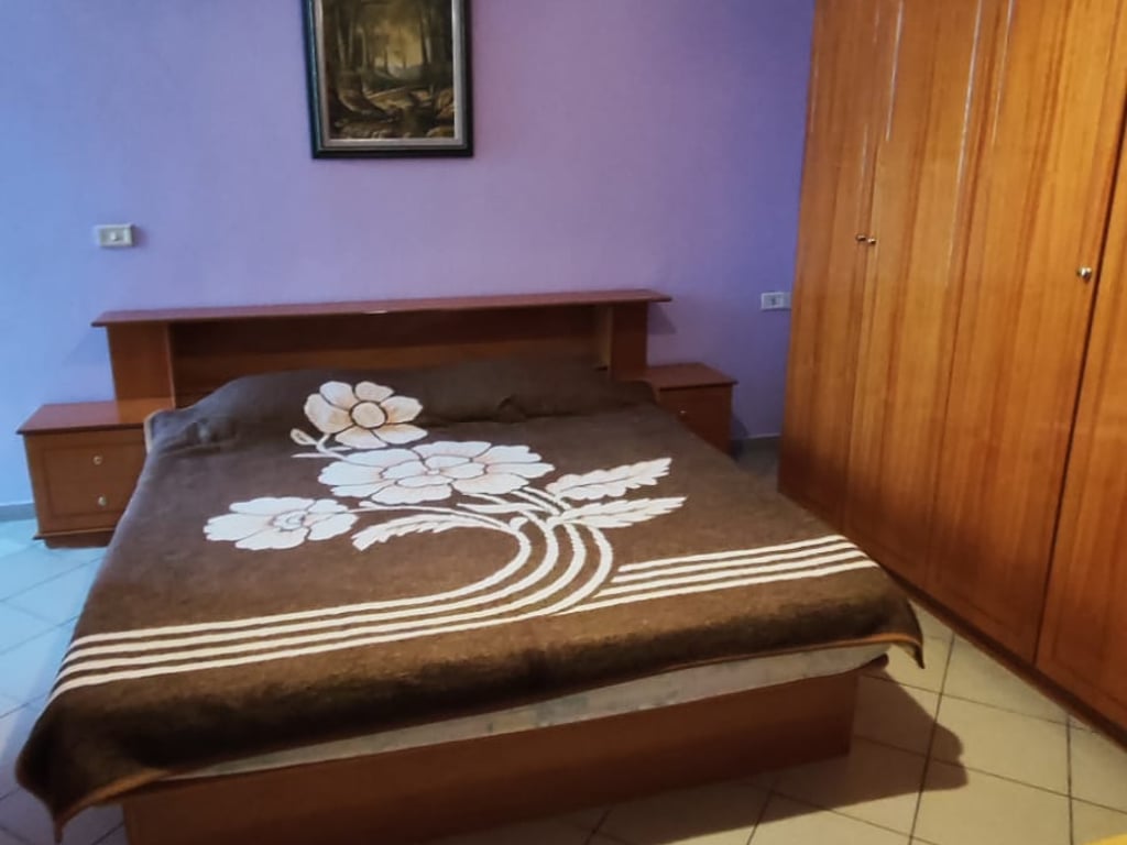 Jepet me qera apartament 2+1 ne Ali Demi 450 euro