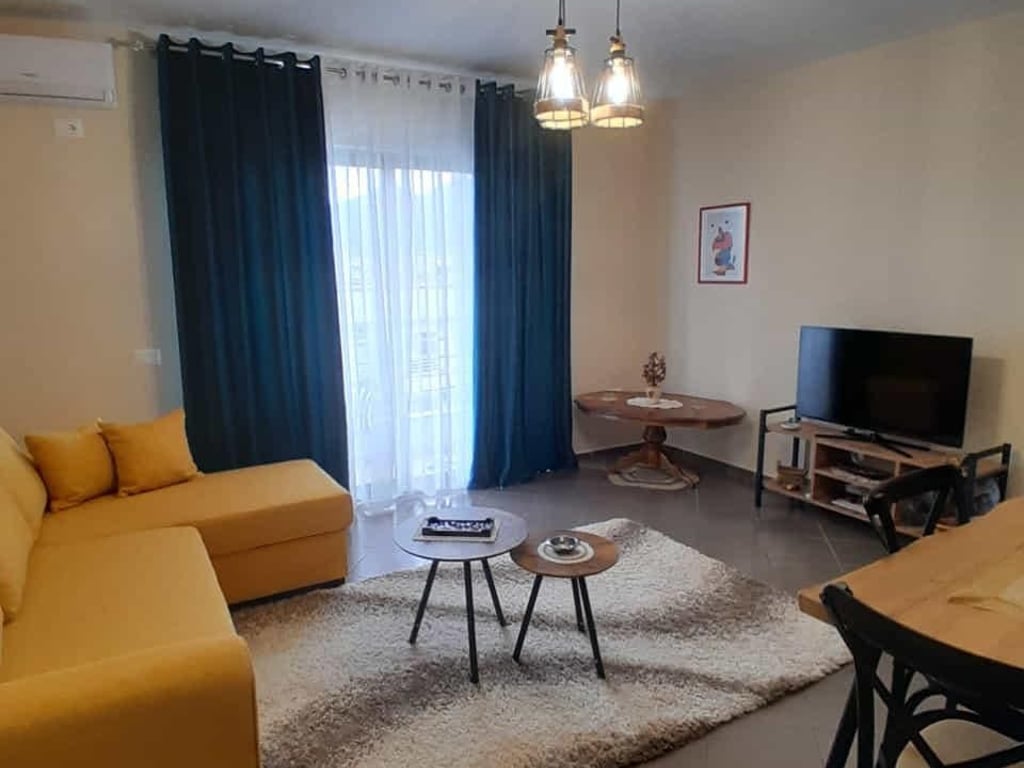 Apartament me Qera 2+1 tek Komuna E Parisit (ID B2201260) Tirane.