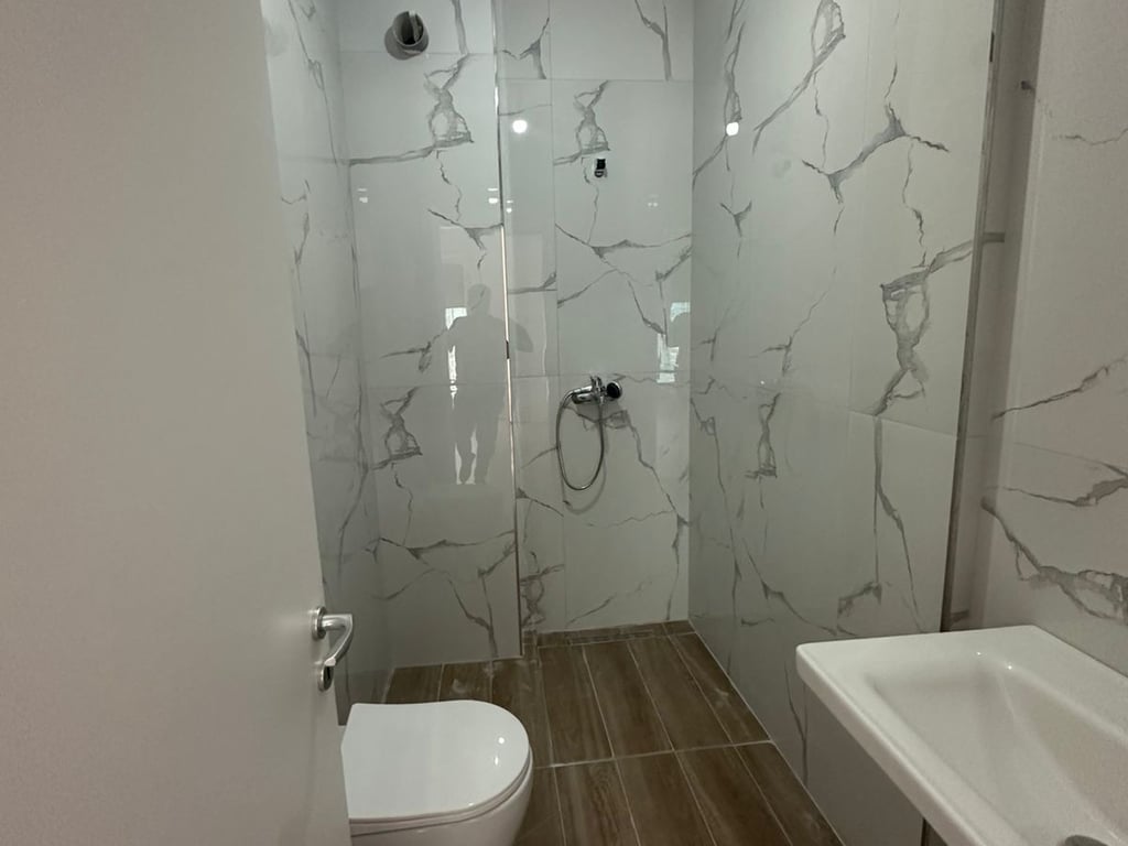 APARTAMENT ME QERA 2+1+2