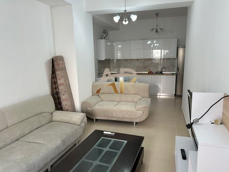 Affittasi appartamento 1+1 in Via Zallit, vicino alla British School.