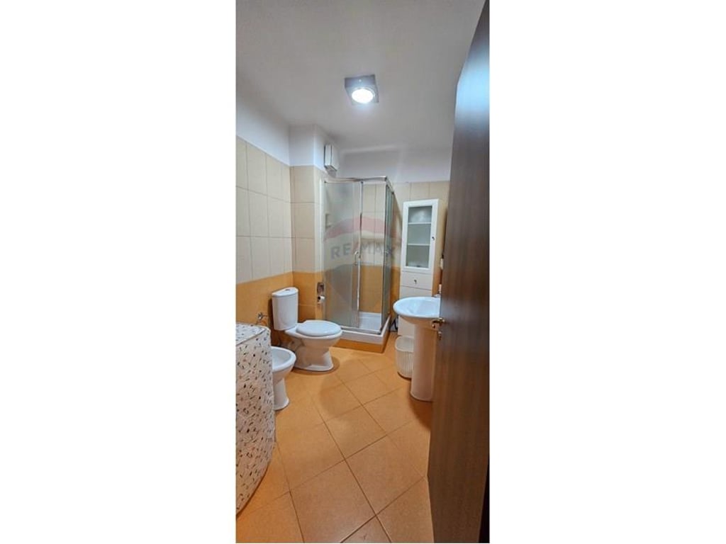 Jepet apartament me qira prane Bulevardit te Ri