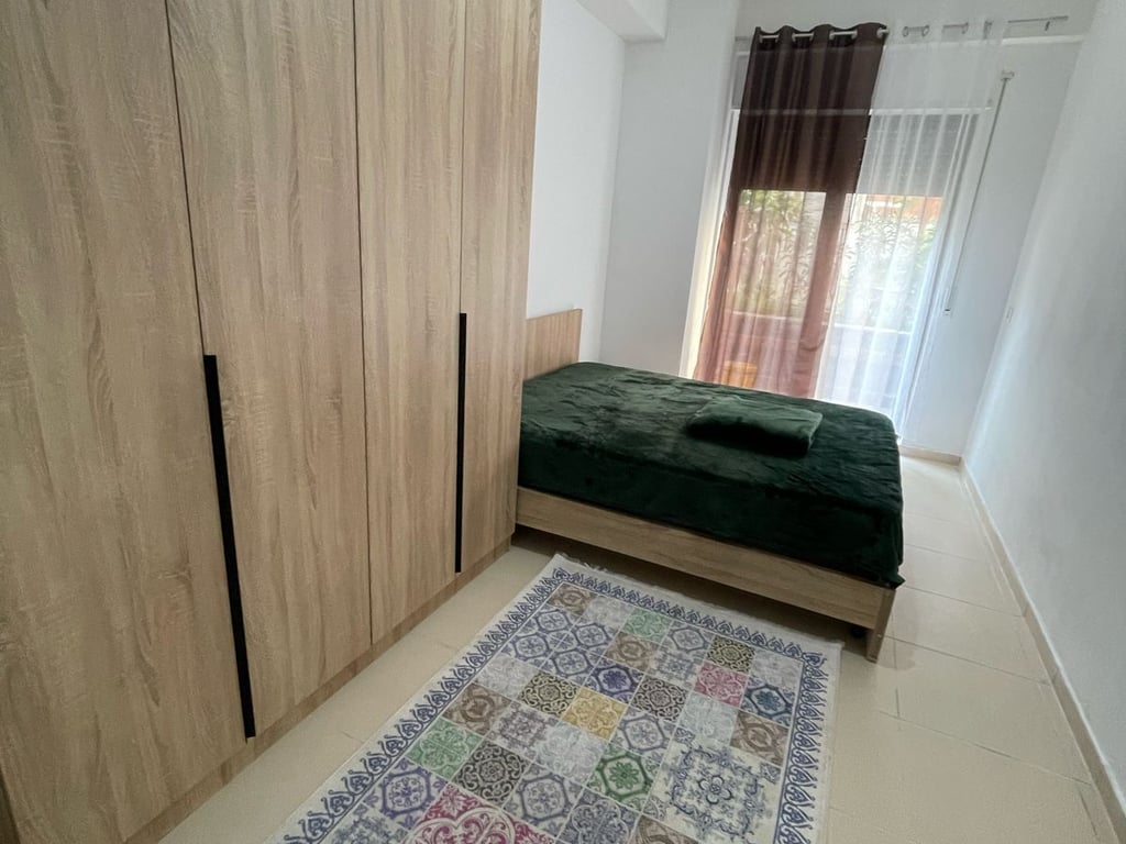 Affittasi appartamento 1+1 a Kodra e Diellit.