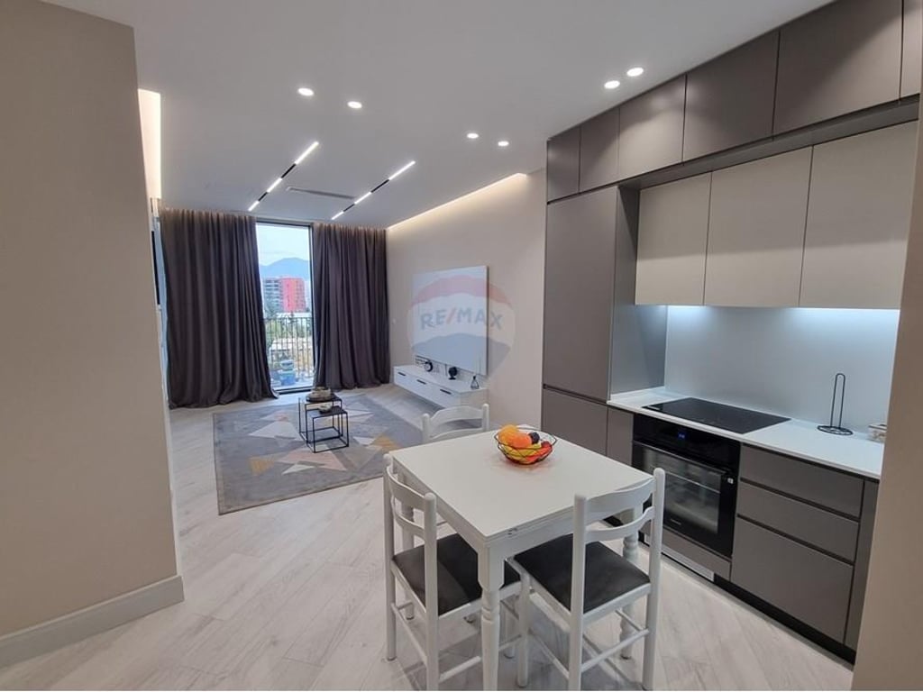 APARTAMENT 2+1+PARKIM PER QIRA TE LAKE VIEW 1500€