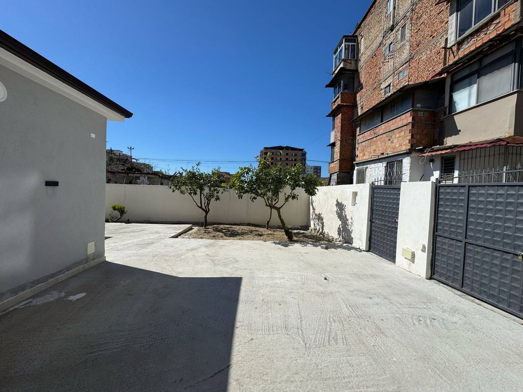 🔥Shitet shtepi private,me dalje ne shetitoren kryesore"Josif Budo",Kavaje 🔥