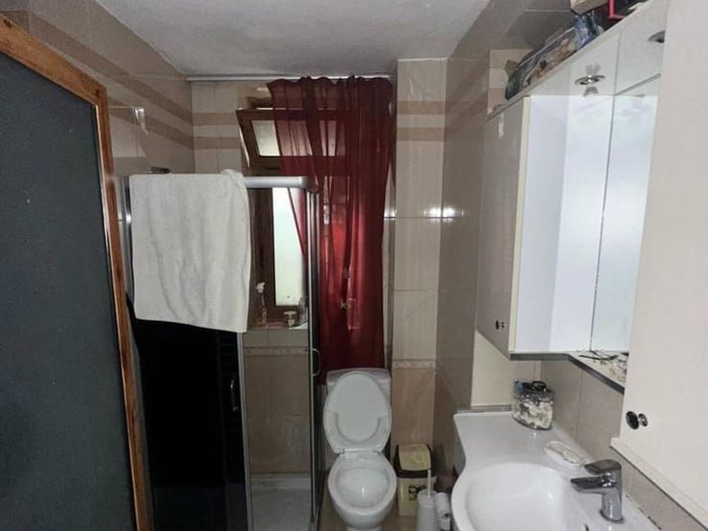 Shitet, Apartament 1+1, Shkolla  Eftali Koci, Durres