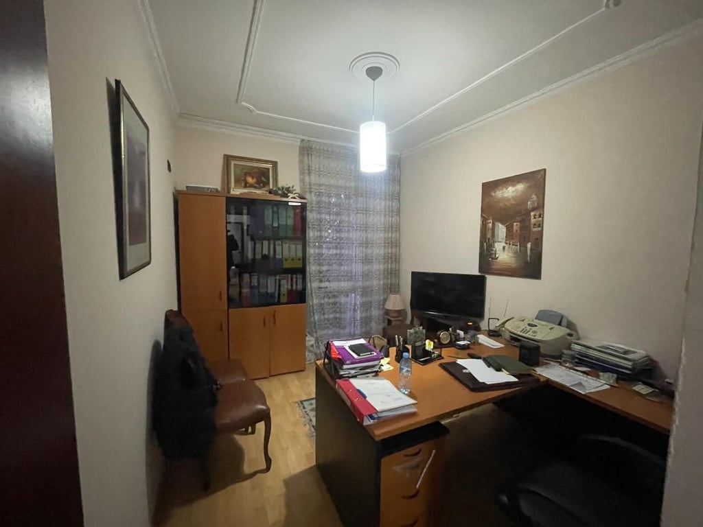 Shitet Apartament 3+1+2 pranë Lion Park!