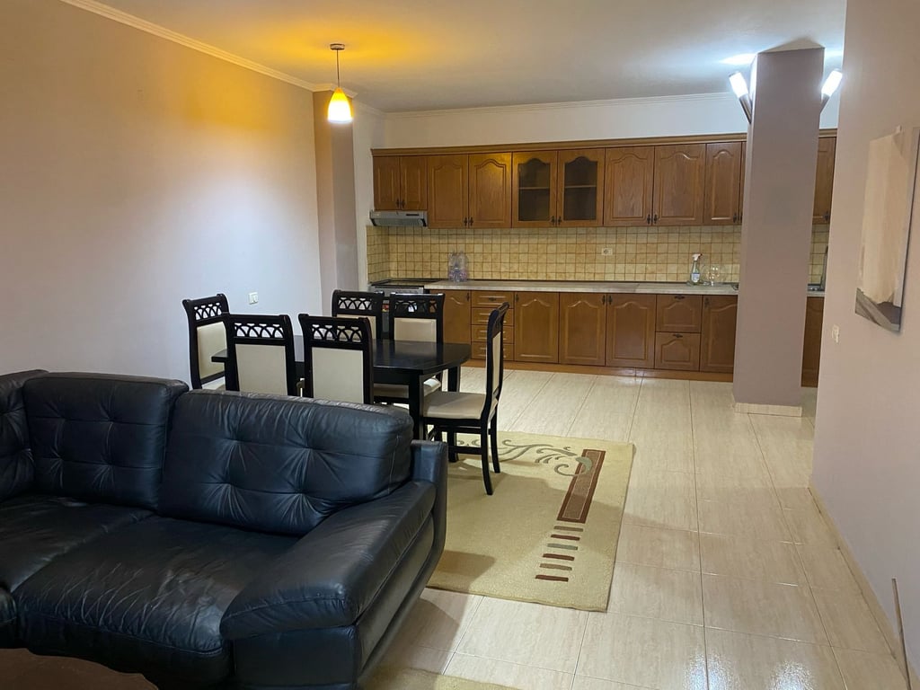 Jepet Me Qira , Apartament 2+1, Stacioni i Trenit , Tirane