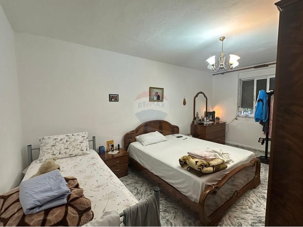 APARTAMENT PER SHITJE NE ZONEN E BLLOKUT