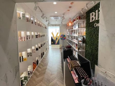 100 M2 SPACE FOR RENT IN BLOCK 2,200 EURO