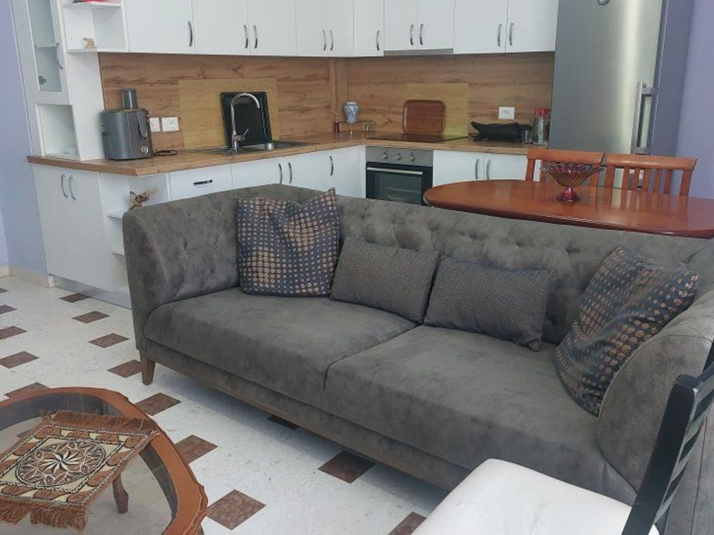 Apartament 3+1 per qira afer Pazarit te Ri, Rruga Beqir Luga