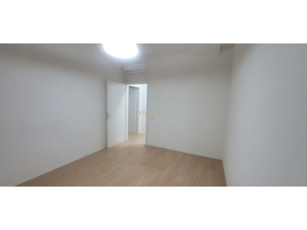 Jepet me qera 3+1 ambient tek Kompleksi Kontakt 