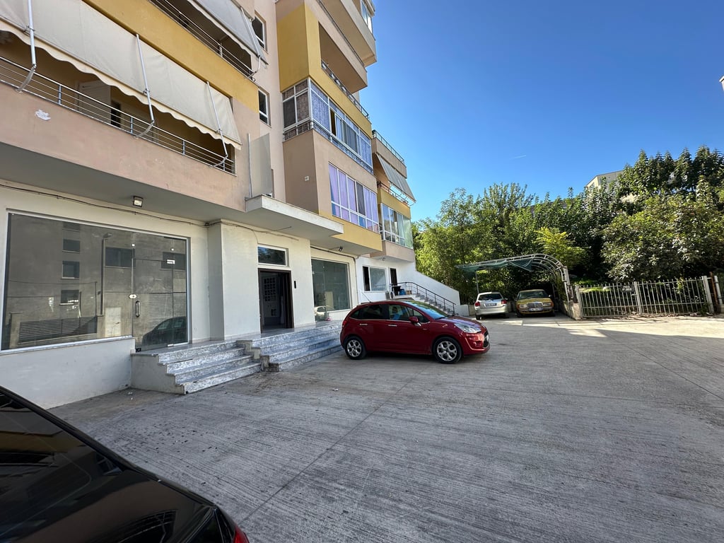 In Vendita Spazio 340 m2 "Bunkart 1", Tirana
