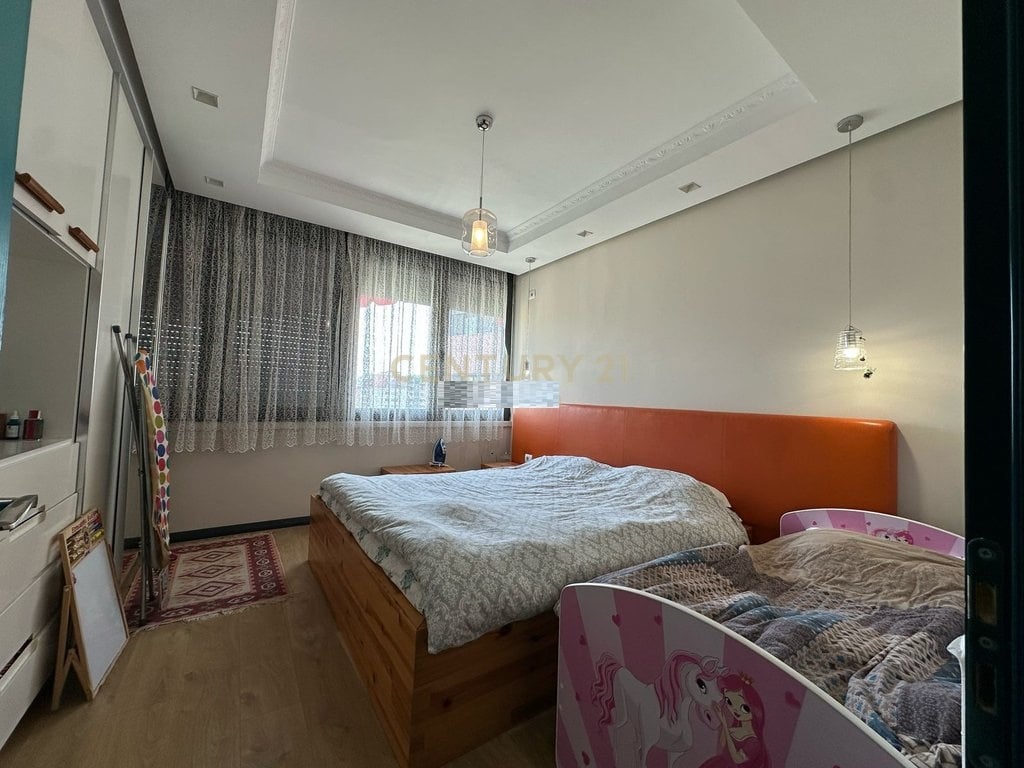 APARTAMENT 1+1+VERANDE PER QIRA NE ASTIR! 450 € /Muaj