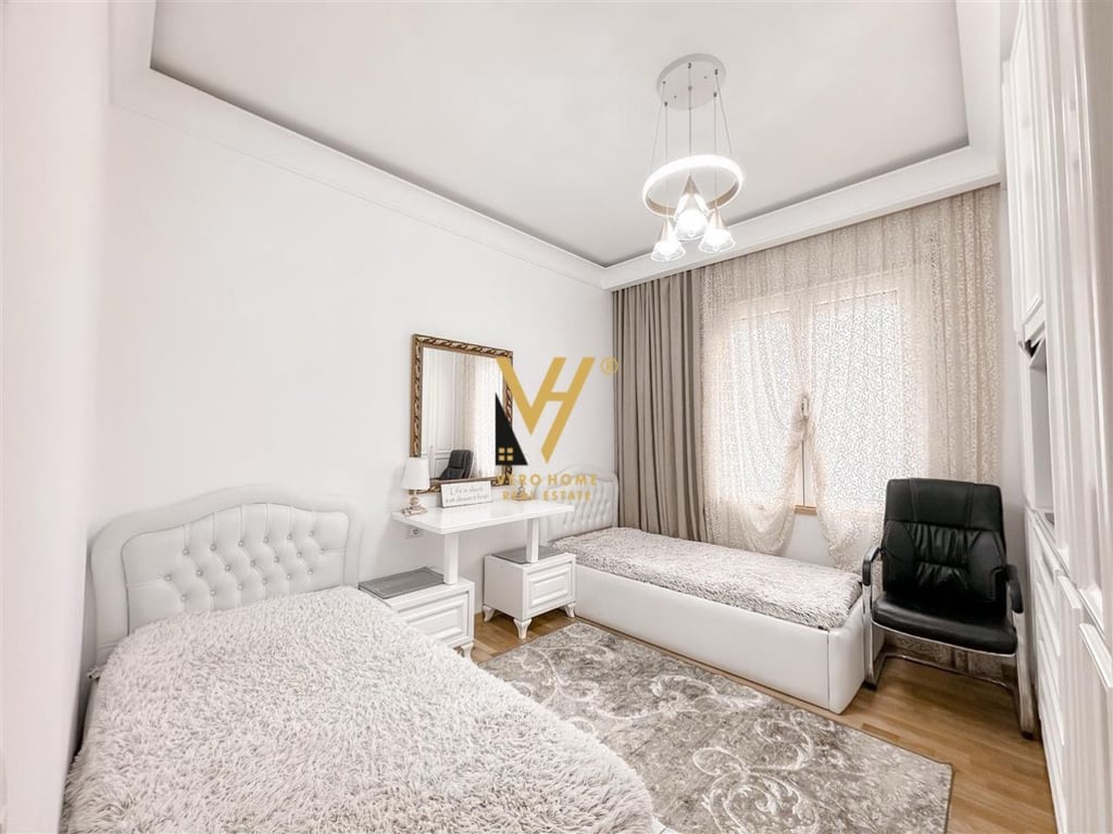 VENDESI APPARTAMENTO 3+1+BOX AL GIARDINO BOTANICO 250.000 EURO