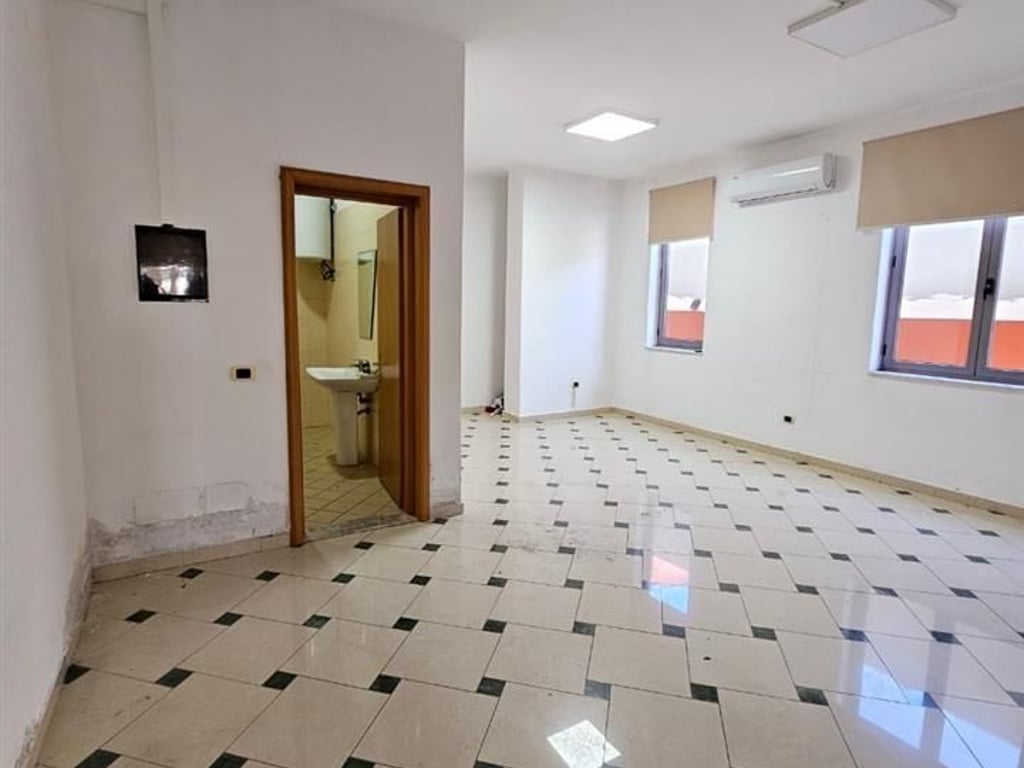 BUSINESS SPACE FOR RENT ON THE NEW PORT ROAD