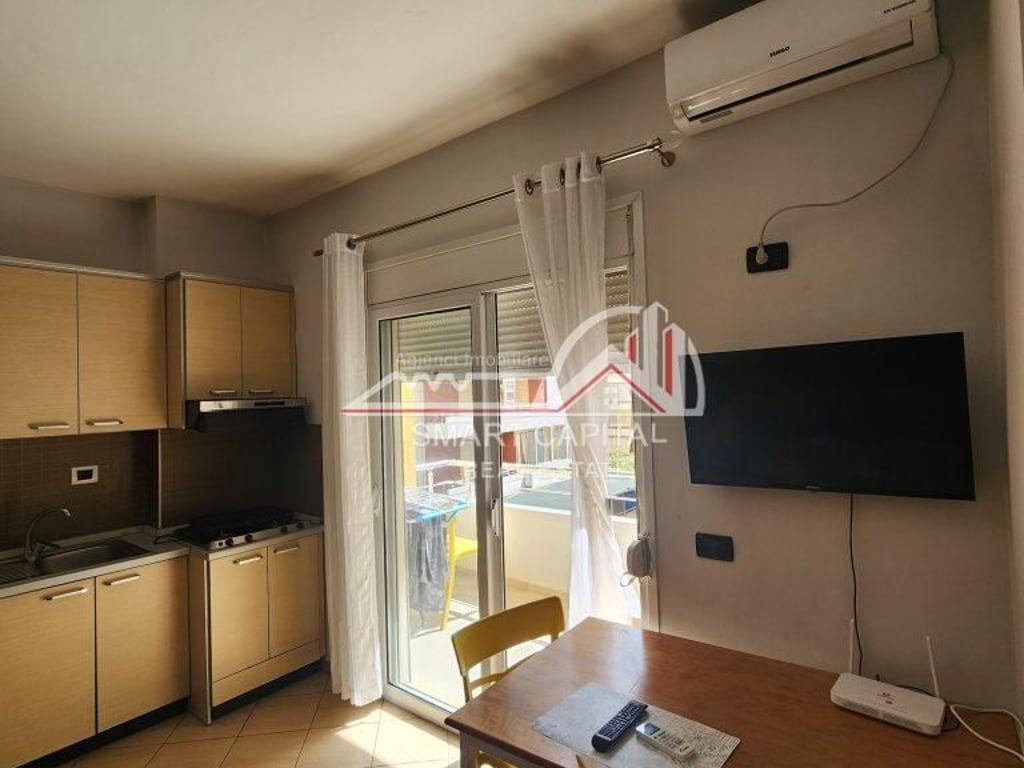 VENDESI IN AFFITTO VICINO AL PORTO, VALONA!