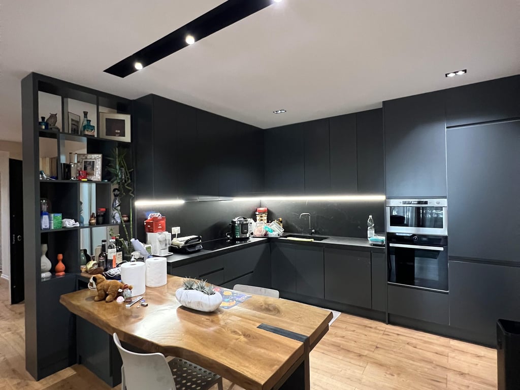 For sale: 2+1 Apartment in Kodra e Diellit – Modern Furnished and with Ample Space