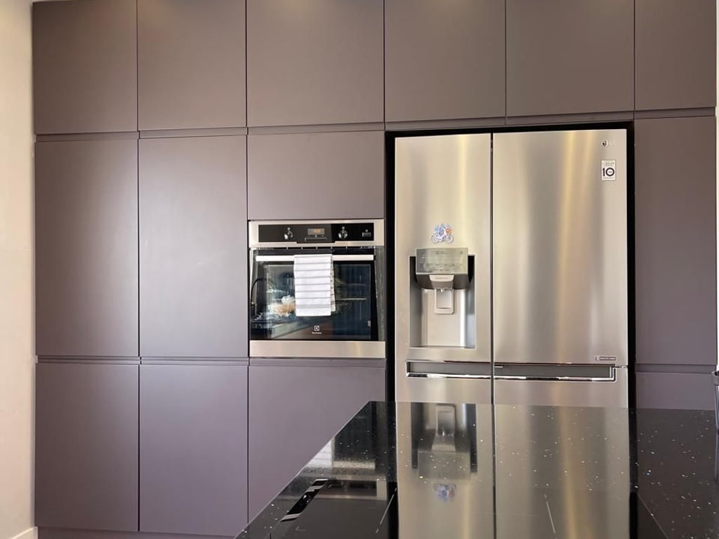 Tirana, in affitto Villa con Piscina Kodra e Diellit Residence 2, 200 m² 2300 Euro affitto o 660.000 Euro vendita