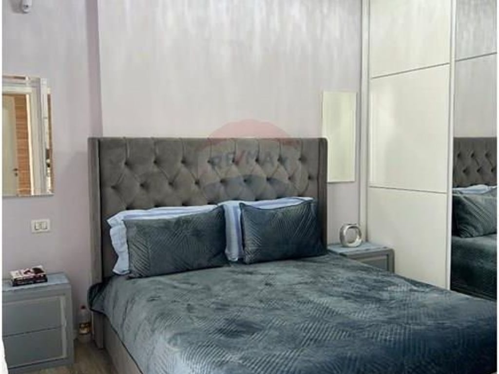 A 2+1+2 apartment with a parking space is available at IBN.